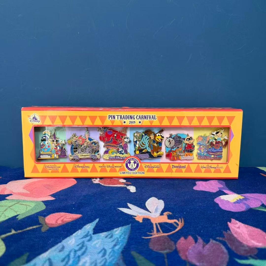 香港ディズニーランド正規品デザイナーシリーズピンバッジ限数800