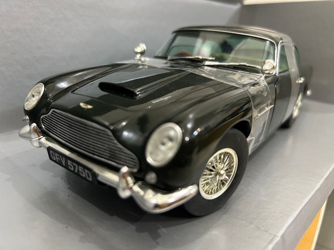 希少 1/18 アストンマーチン DB5 グリーン CHRONO 未展示