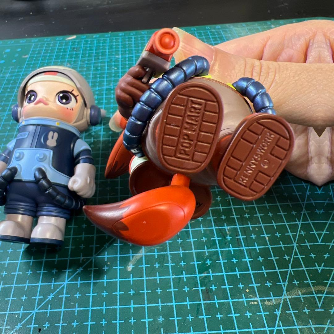 ゲームキャラクター POP MART zooto mega space molly100%