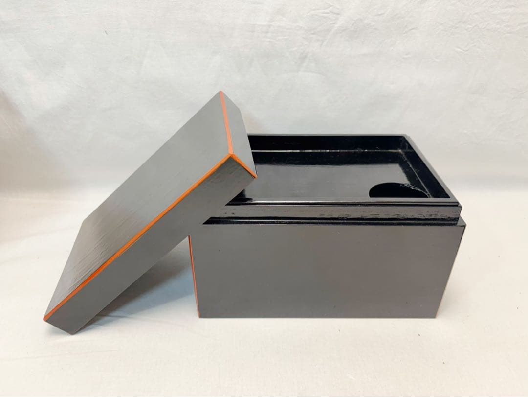 ほぼ未使用 茶道具 黒面朱利休茶箱 セット 茶碗 棗 茶筅 振出 巾筒 香合紙箱