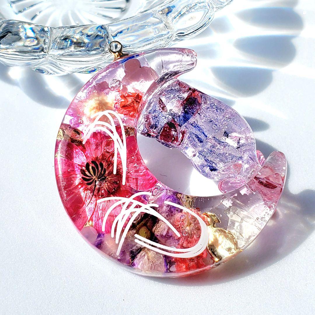 やっちゃん　　佐竹ガラス・天然石のフラワー　オルゴナイト　レジンネックレス