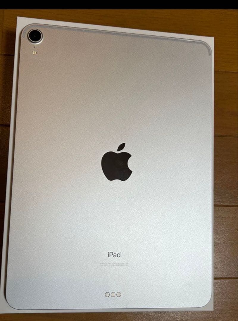 1TB。iPad Pro (11インチ) シルバーキーボード98%バッテリー