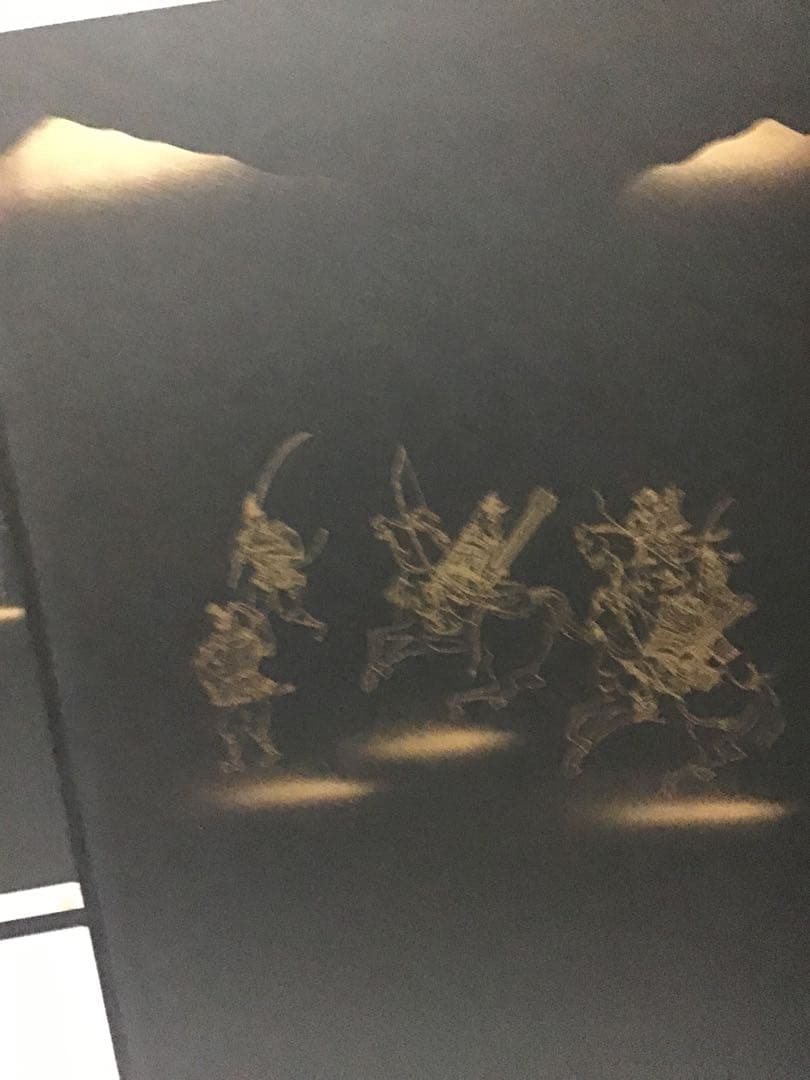 〈アンティーク〉伝統的な日本の屏風 金ボカシ　金山水　合戦図