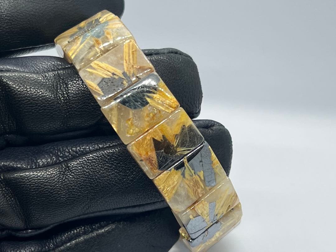 ②ゴールドルチルクォーツ太陽放射ルチルバングルブレスレット