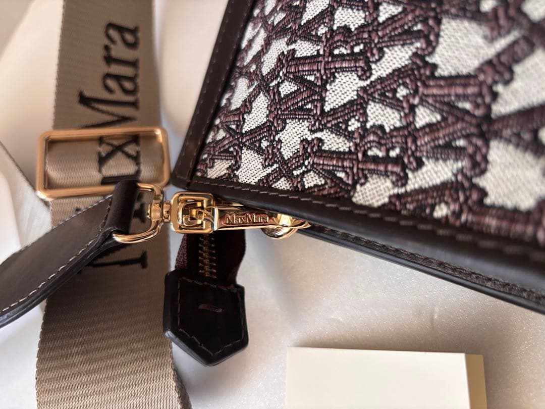 美品マックスマーラ　ジャガードミニショルダーバッグ　2way logoストラップ