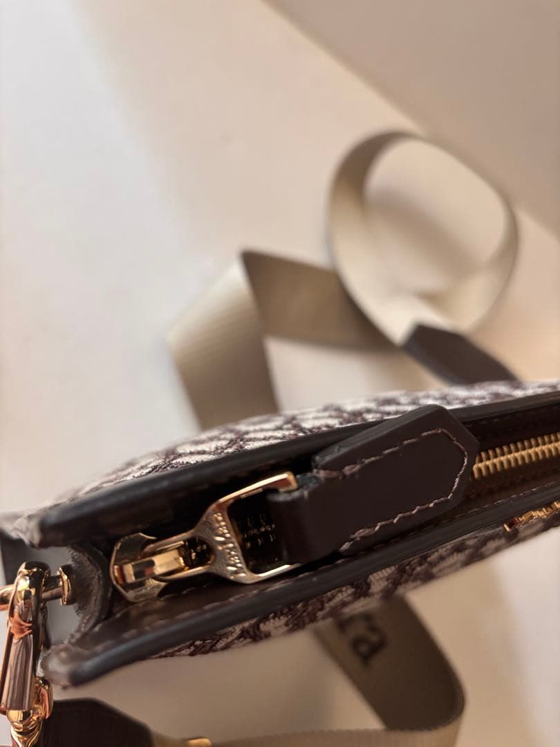 美品マックスマーラ　ジャガードミニショルダーバッグ　2way logoストラップ