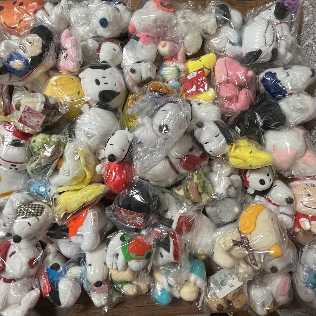スヌーピー　ぬいぐるみマスコットなど沢山詰め合わせセット（67点）