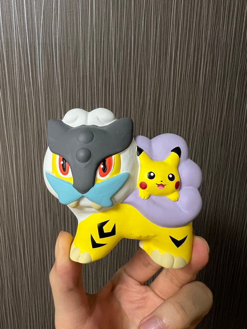 ポケモンセンターオリジナル 陶飾り ピカチュウとライコウ ポケモンセンター