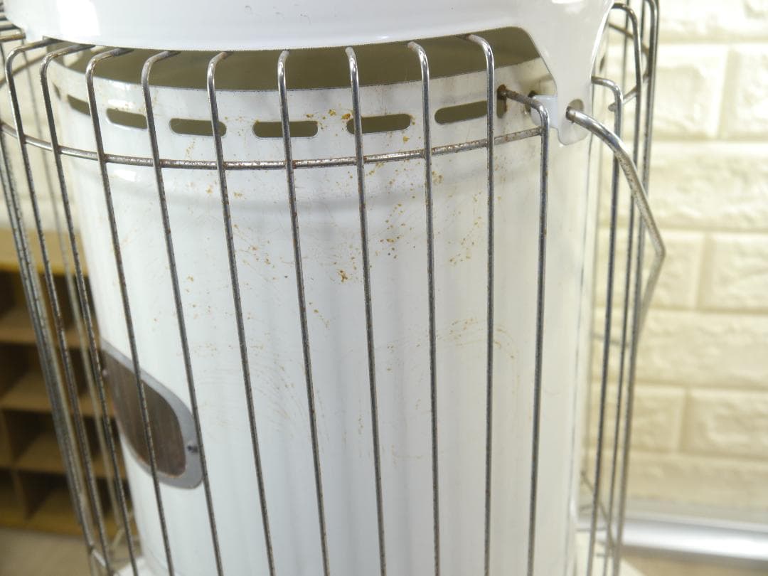 送料無料●2013年②◆コロナ　ホワイト 石油ストーブ 安全ガード付き