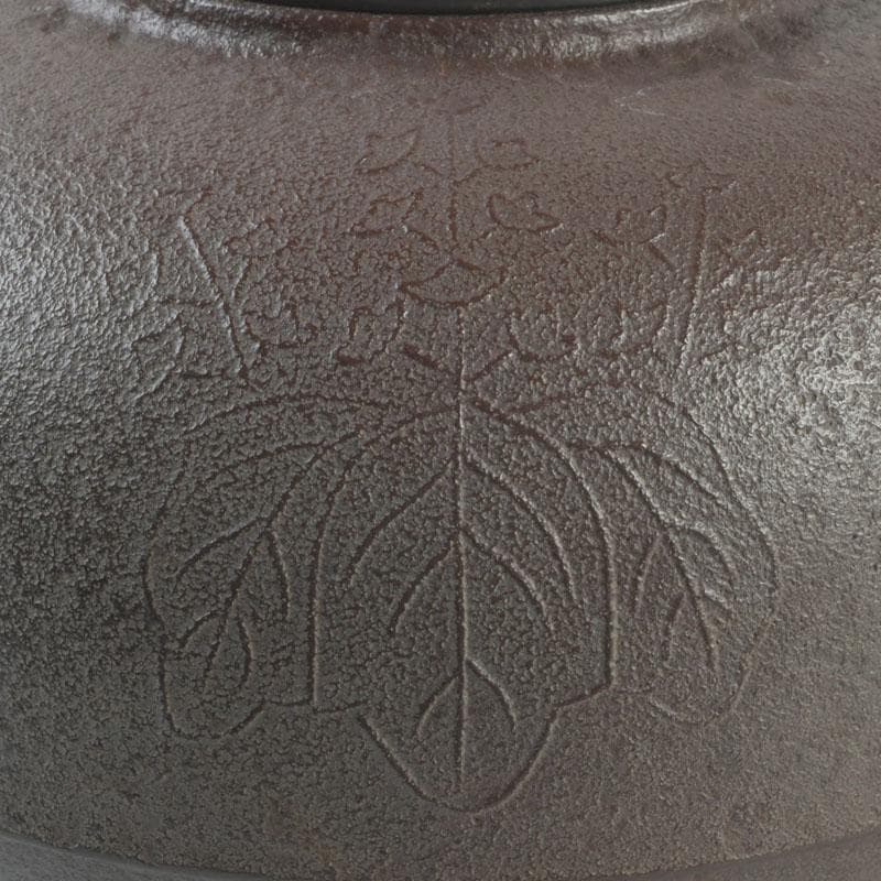 茶道具　人間国宝　釜師　高橋敬典作　菊桐文　政所釜　共箱　C　9452A