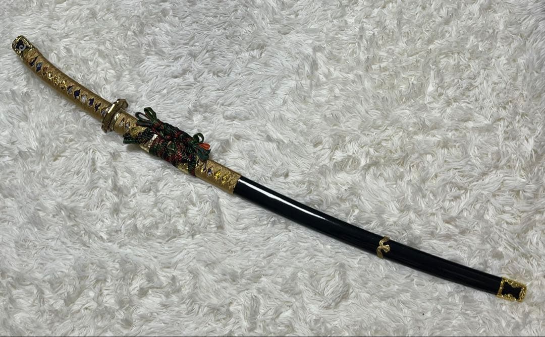 模造刀　日本刀　太刀　居合刀　金色と緑色の装飾