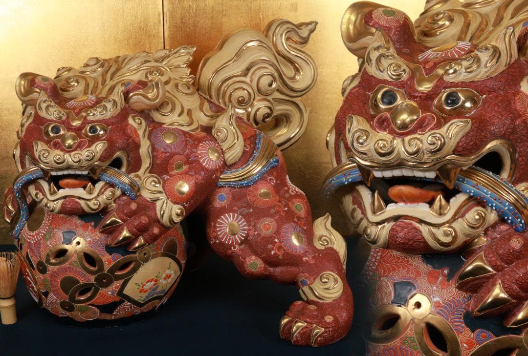 九谷焼　色絵金彩　玉乗り獅子　置物　床飾　高さ45㎝　巾56㎝　大型 BE948