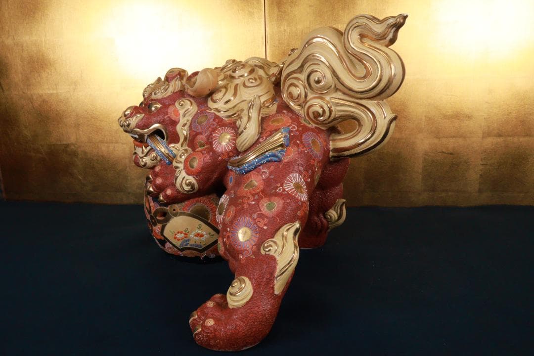 九谷焼　色絵金彩　玉乗り獅子　置物　床飾　高さ45㎝　巾56㎝　大型 BE948