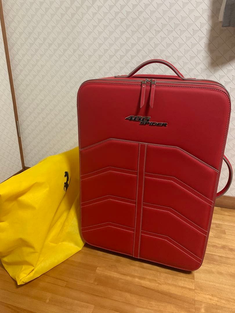 Ferrari スーツケース、バックセット
