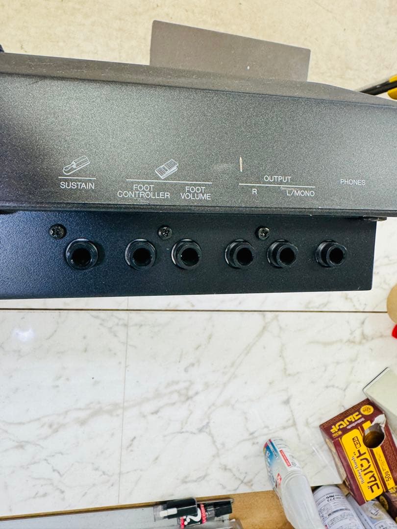 ヤマハ QS300 シンセサイザー 中古品 レトロ 電化製品 音楽 編集