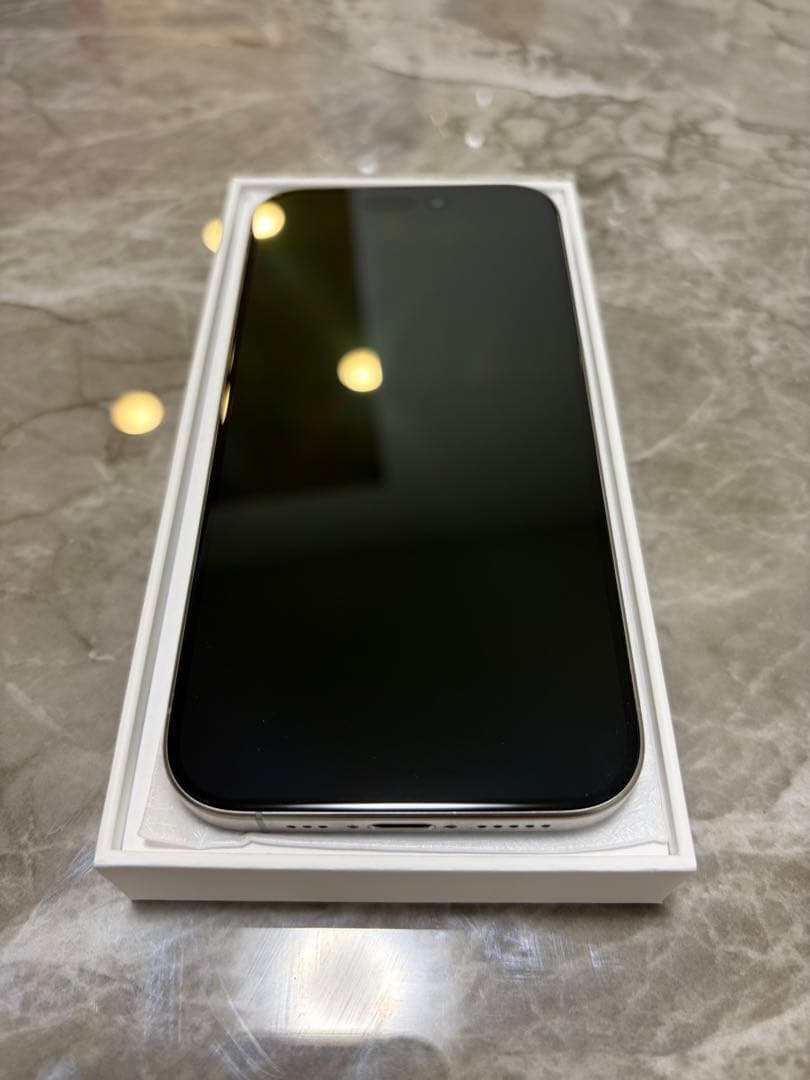 【美品】iPhone15Pro 256GB SIMフリー ナチュラルチタニウム