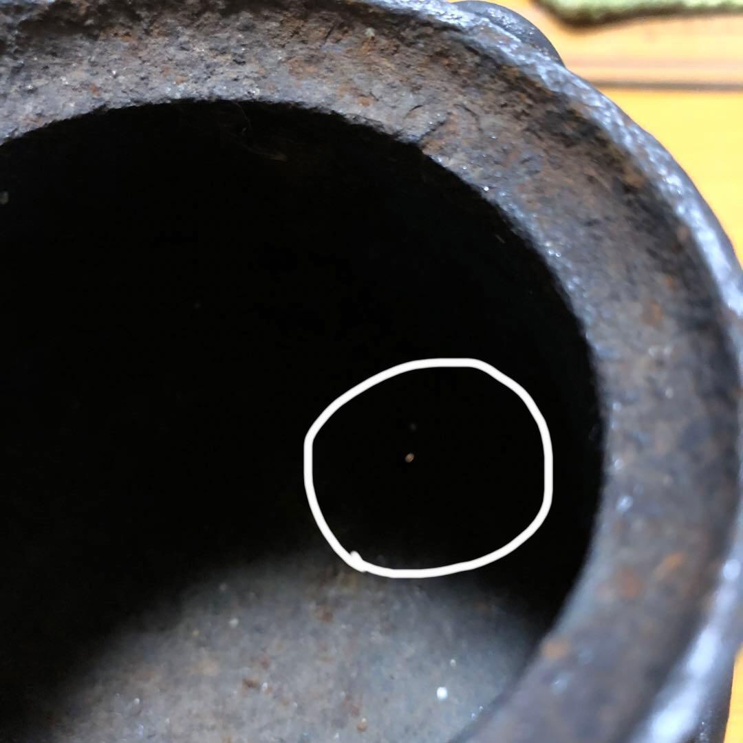 古い小さな鉄鍋（釜）　三ツ足　蓋付き　アンティーク　フランス　蚤の市　no.99