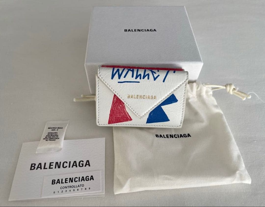 バレンシアガBALENCIAGAペーパーミニウォレット　グラフィティ三つ折り財布