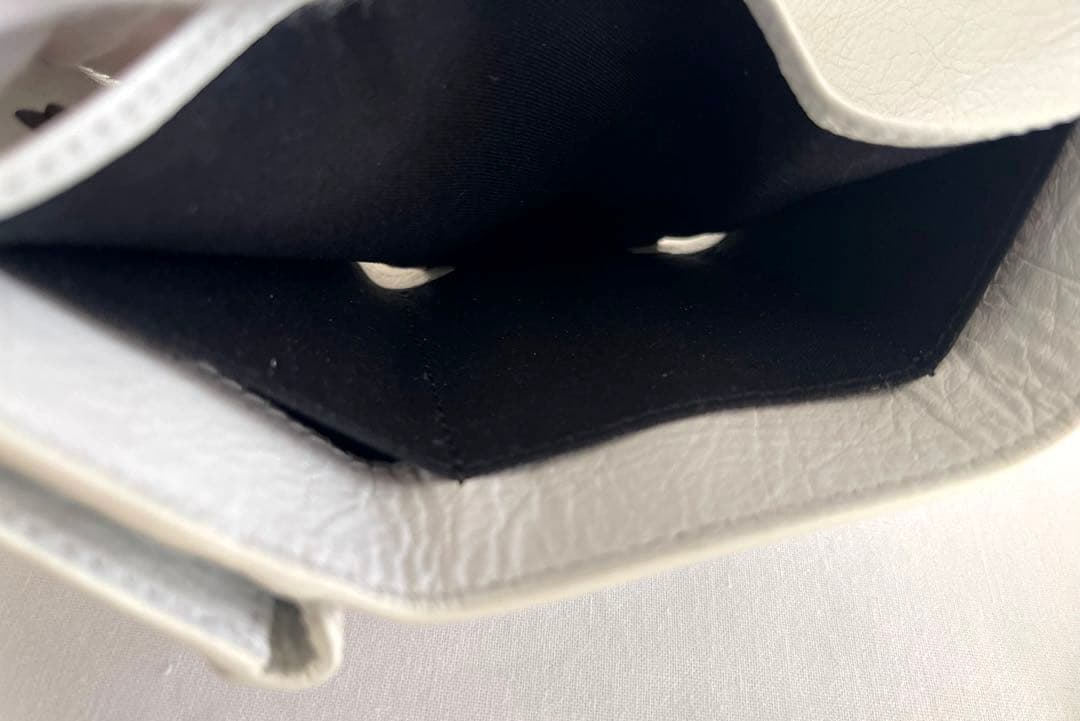 バレンシアガBALENCIAGAペーパーミニウォレット　グラフィティ三つ折り財布