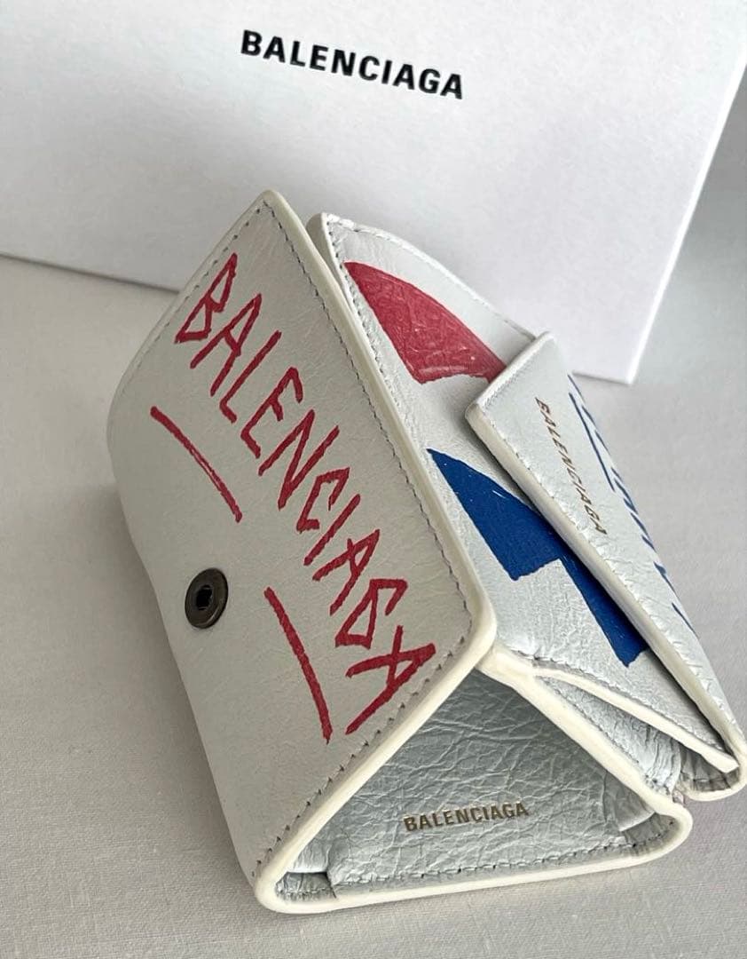 バレンシアガBALENCIAGAペーパーミニウォレット　グラフィティ三つ折り財布
