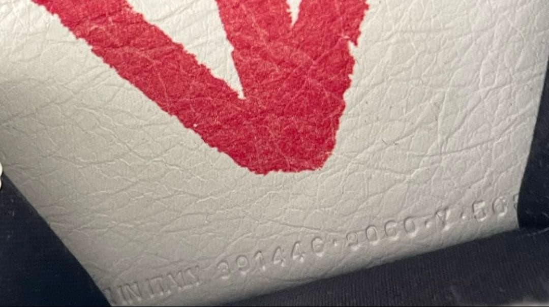 バレンシアガBALENCIAGAペーパーミニウォレット　グラフィティ三つ折り財布