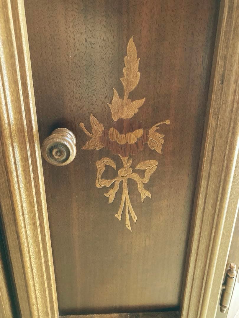 ブラウン木製キャビネット 引き出し付き