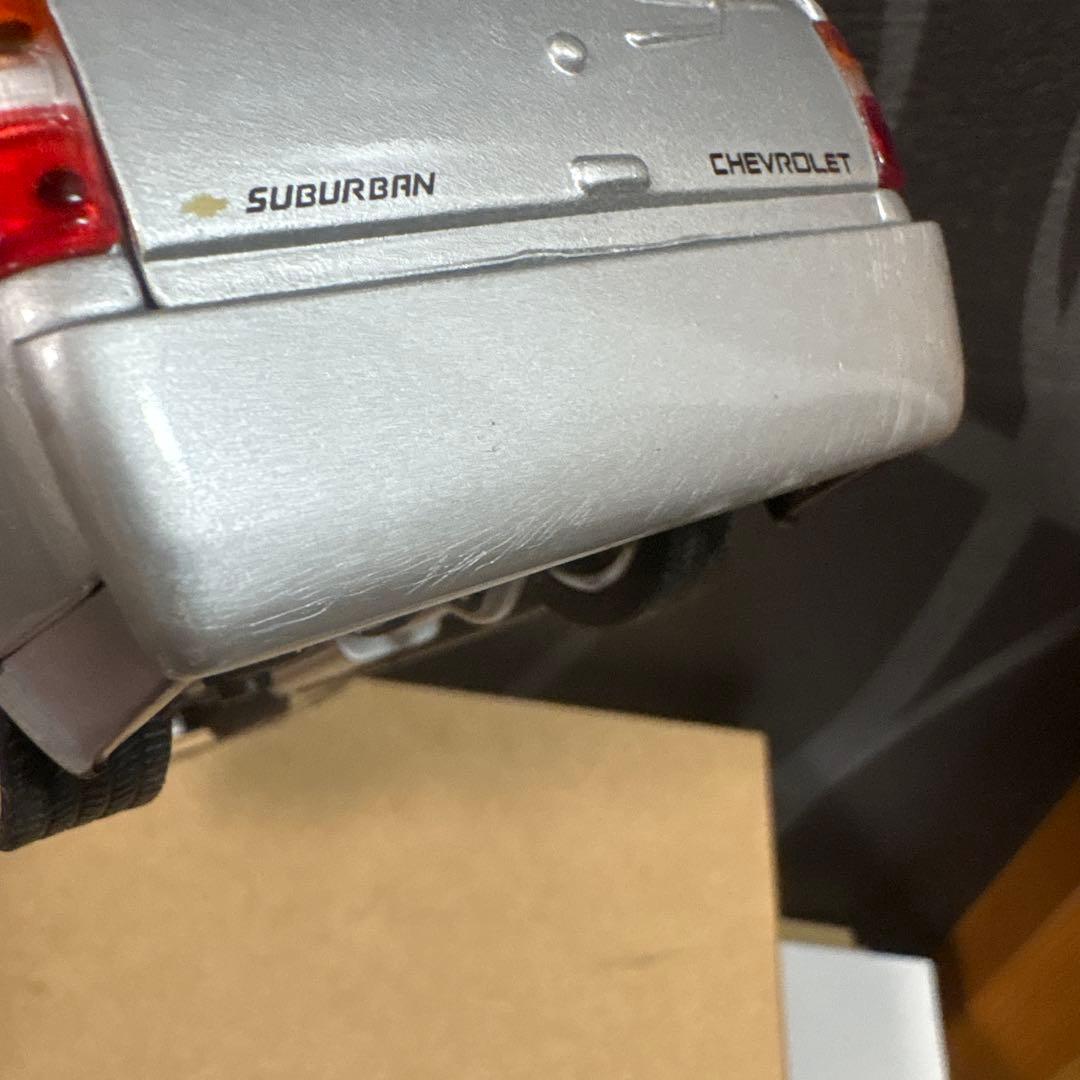 最終値下げ　2000 Chevy Suburban Lowrider 1:24