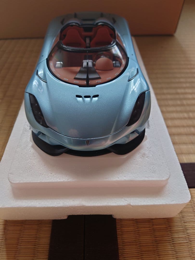 オートアート1/18ケーニグセグレゲーラ HORIZON BLUE