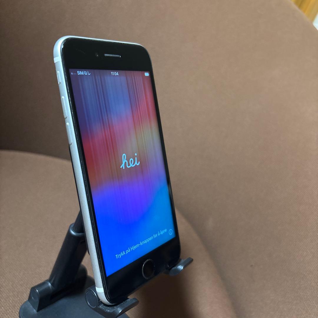 正規品　iPhone SE本体 (第2世代) 64G/ホワイト　アップル　ドコモ