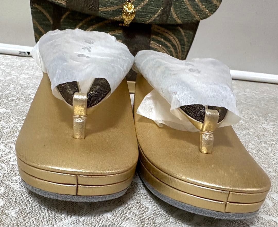 伊と忠　高級　草履バッグセット　23.5㎝　一度使用　新品同様シャンパンゴールド