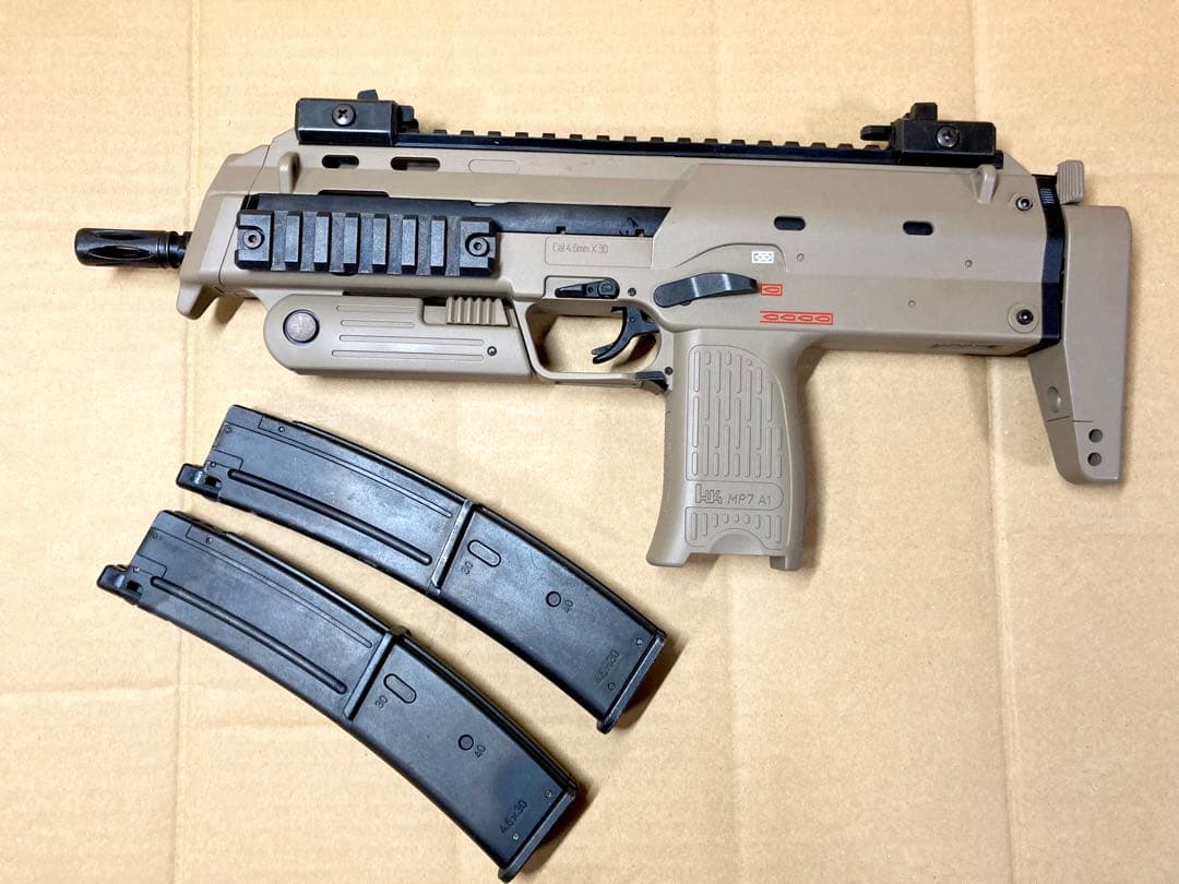 1月末まで出品　東京マルイ　MP7A1 ガスガン タンカラー 2マガジン付き