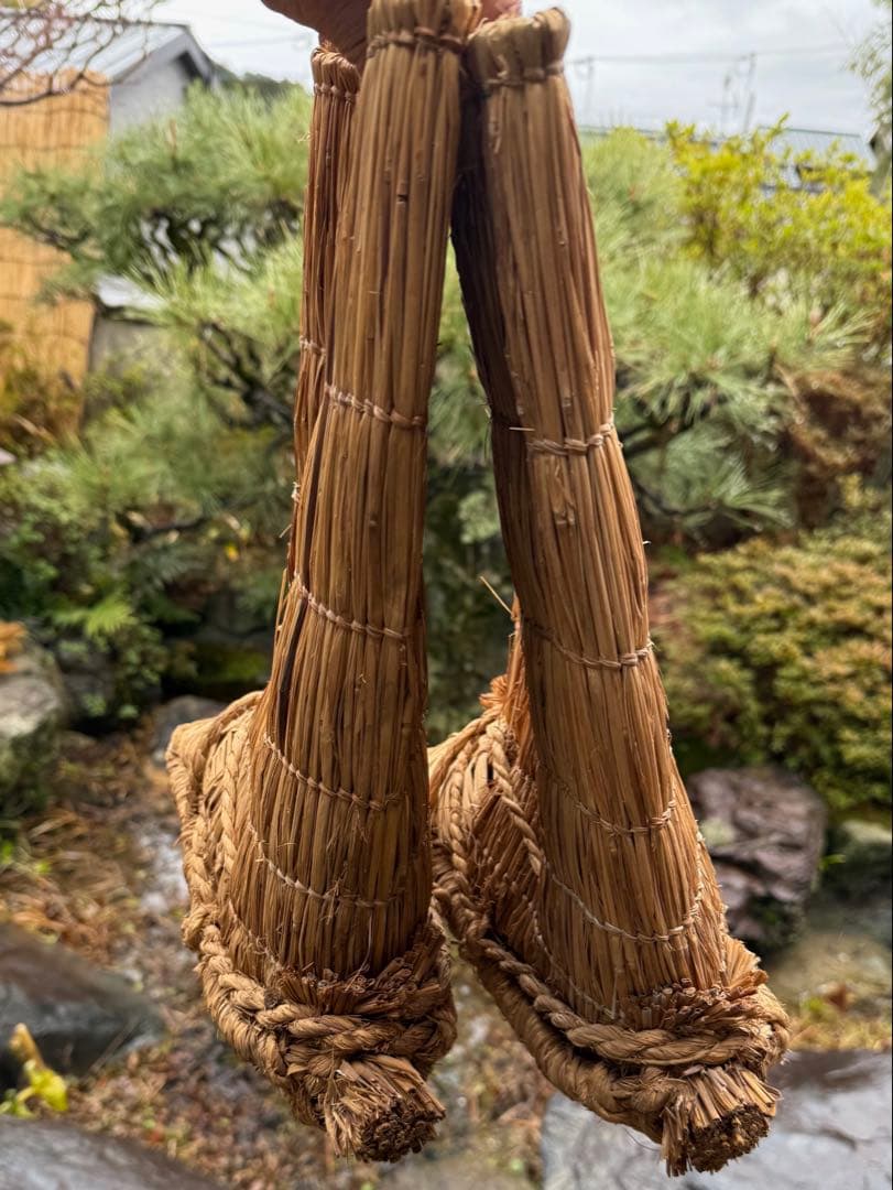 民芸品　民藝　わらぐつ　伝統的な藁製草履　冬　長靴