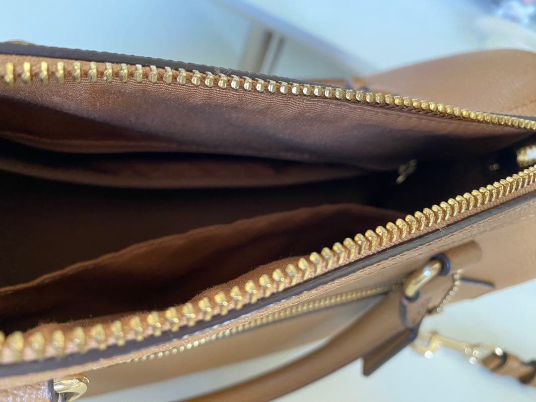 COACH ブラウンレザー ハンドバッグ