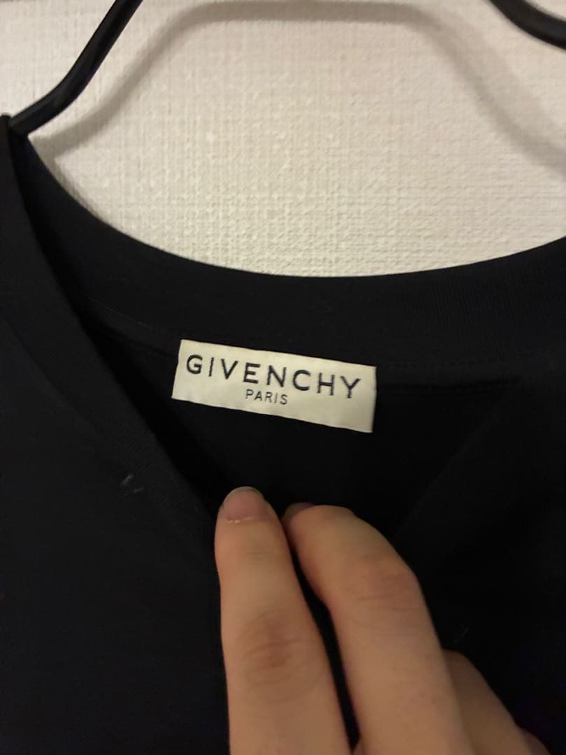 GIVENCHY ブラック Tシャツ