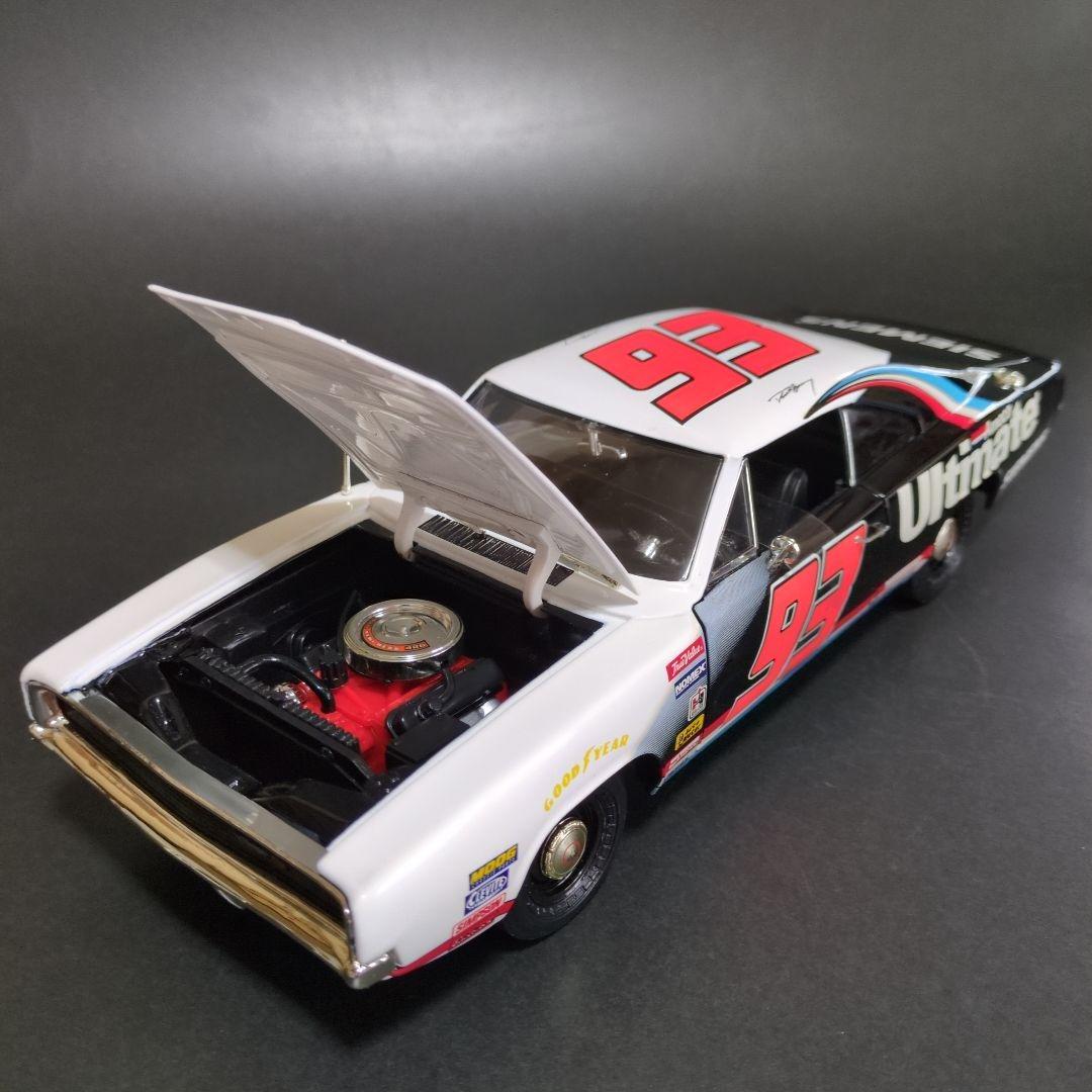 1/18ミニカー　 NASCAR　DODGE CHARGER　#93