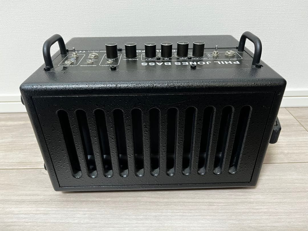 ベース PHIL JONES BASS DOUBLE FOUR