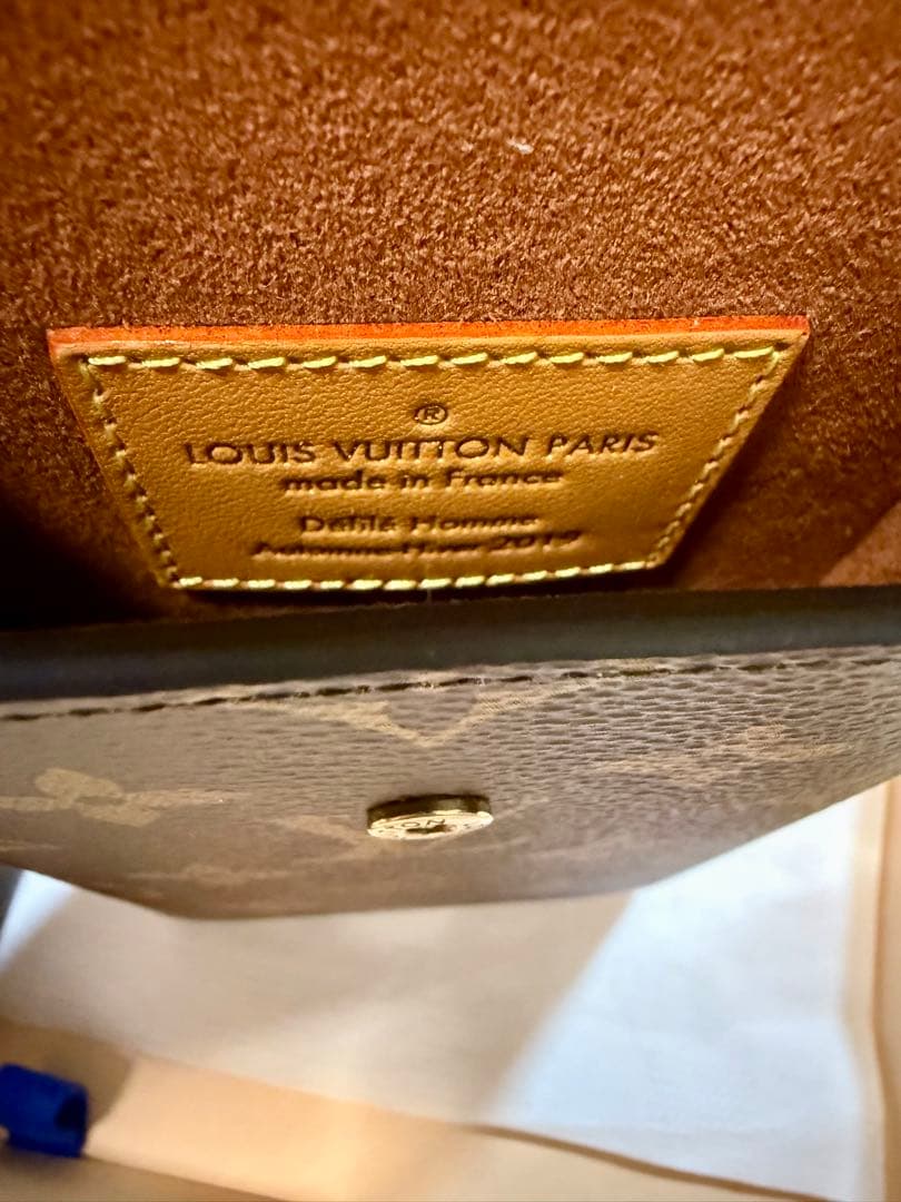 【未使用品】【バラ売可】Louis Vuitton モノグラム 携帯ケース2個