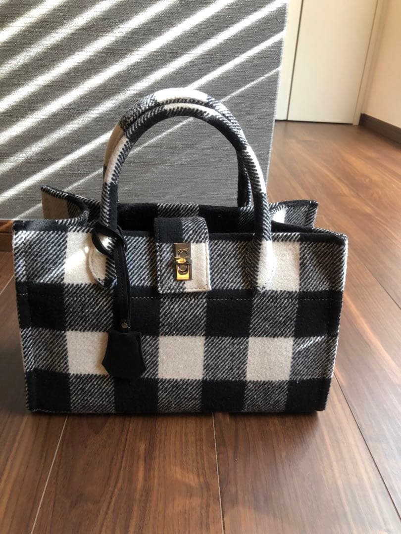 【新品未使用】ツルバイマリコオイカワ　Aimee ブロックチェック　ハンドバッグ
