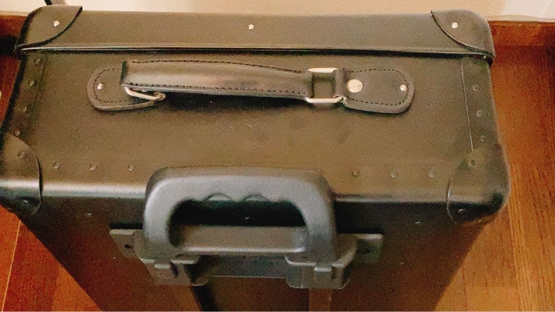 10/26まで【美品】グローブトロッター 2輪 スモールキャリーオン 機内 黒