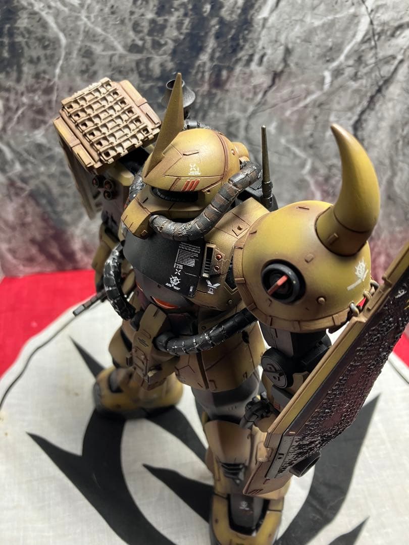 ガンプラ MG グフ　砂漠仕様　完成品