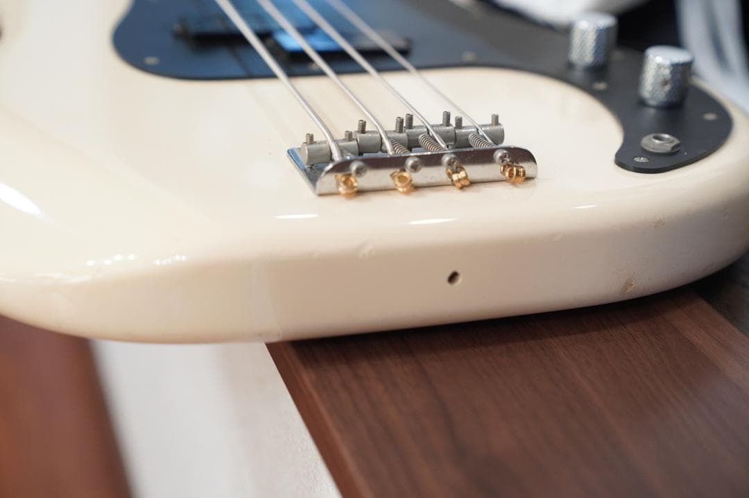 毎日値下げ中　Fender Japan プレシジョンベース Dimarzio