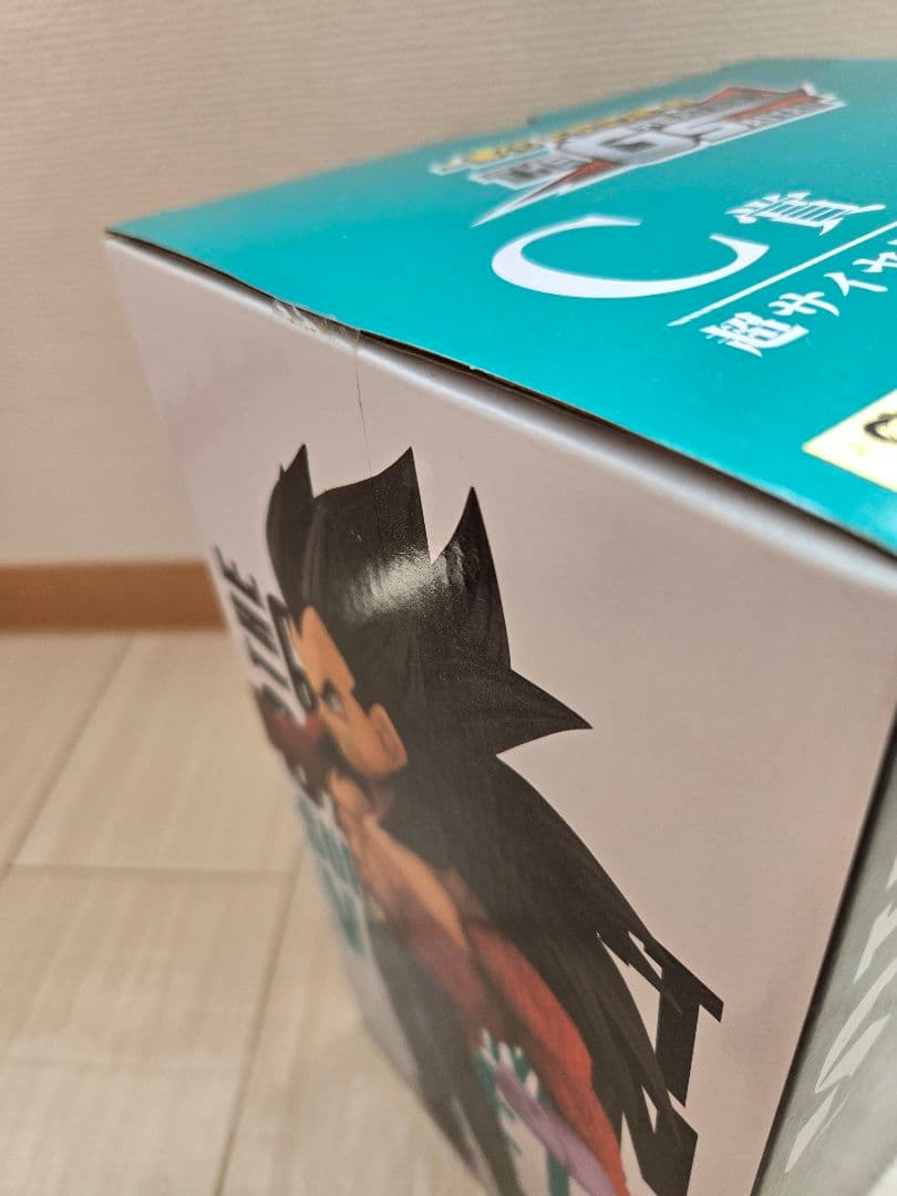 スーパーサイヤ人4ベジータ&ブルマフィギア