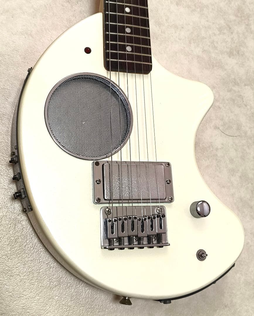 【美品】DIGI-ZO PWH マルチエフェクター内蔵 ミニギター 専用ケース付