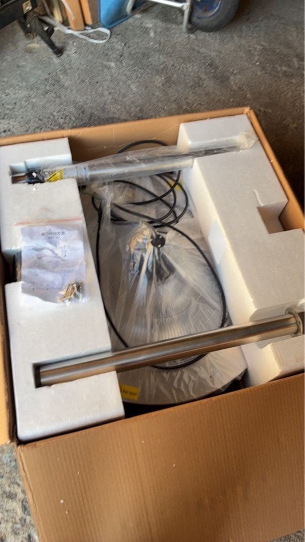 BADUS 屋外用電気ヒーター