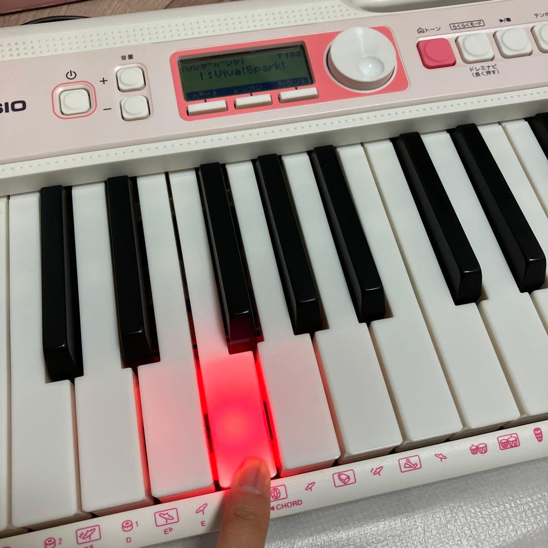 カシオ　CASIO 電子ピアノ　LK-320 光ナビゲーション