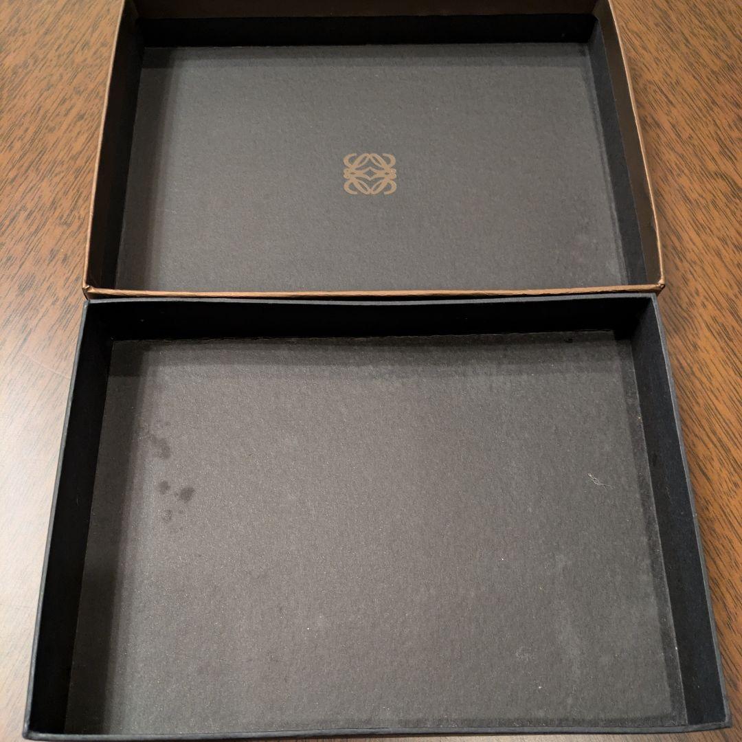 LOEWE ビジュー付きミニバッグ