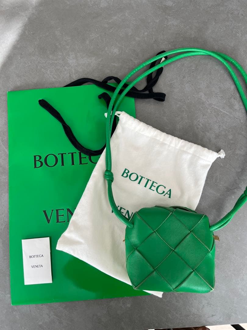 《bottega veneta》ミニカセットカメラバッグ