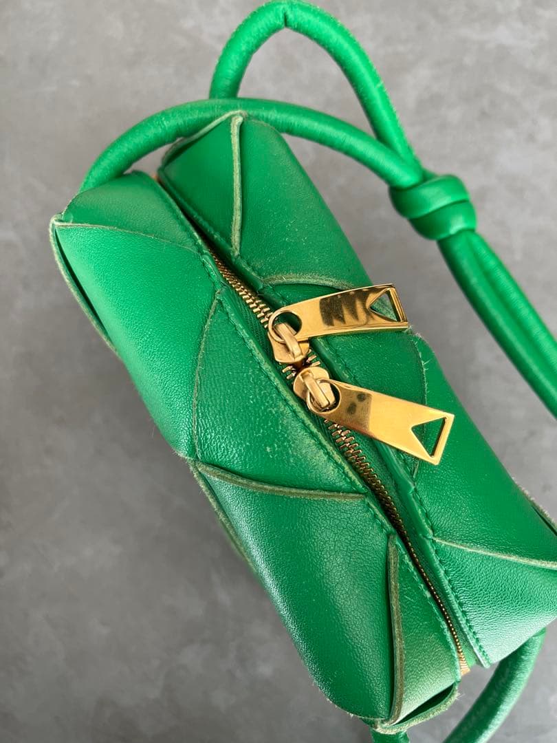 《bottega veneta》ミニカセットカメラバッグ