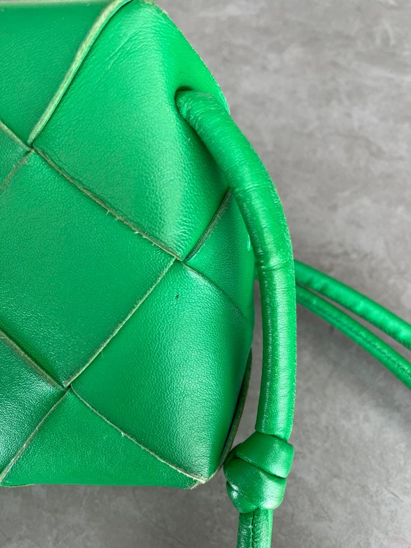 《bottega veneta》ミニカセットカメラバッグ