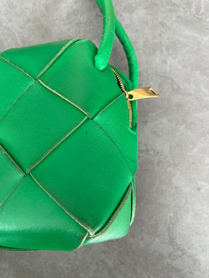 《bottega veneta》ミニカセットカメラバッグ